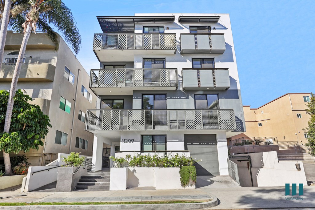 Richland Metro By Wiseman Apartments, 11209 Richland Avenue, Los